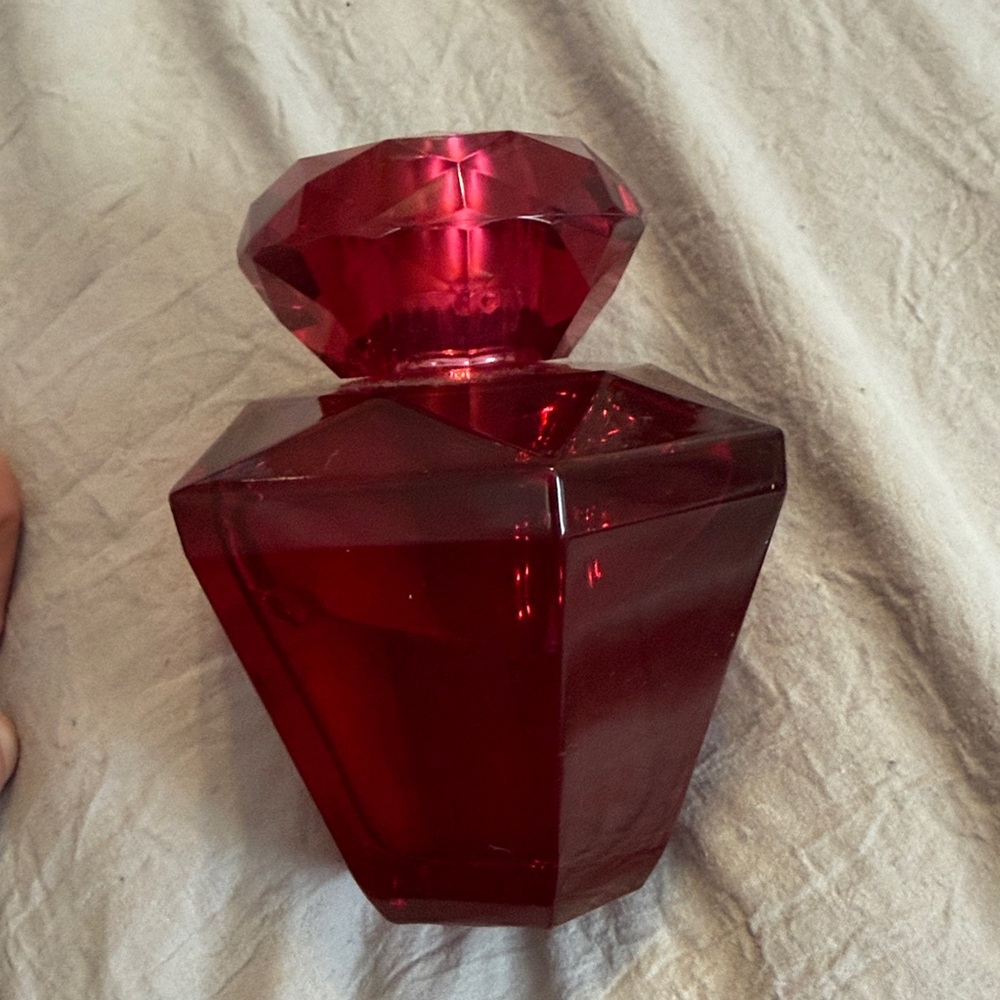 Bath & Body Works perfume luxurious